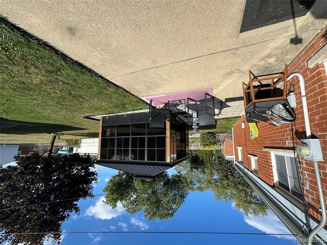 31453 Bridge Avenue, Garden City, MI 48135