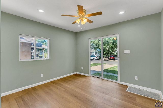 1609 SW Wayne AVE, Topeka, KS 66604