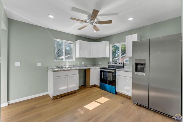 1609 SW Wayne AVE, Topeka, KS 66604