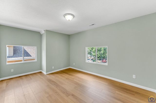 1609 SW Wayne AVE, Topeka, KS 66604