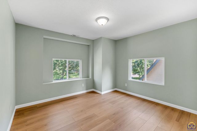 1609 SW Wayne AVE, Topeka, KS 66604