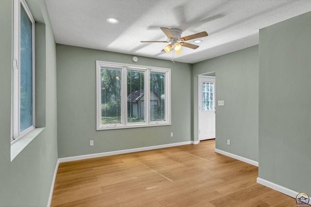 1609 SW Wayne AVE, Topeka, KS 66604