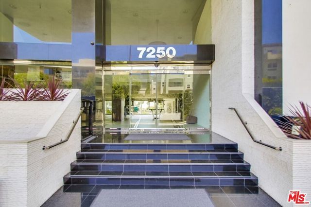 7250 Franklin Avenue 1207, Los Angeles, CA 90046