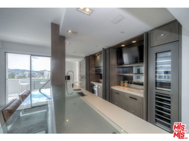 7250 Franklin Avenue 1207, Los Angeles, CA 90046