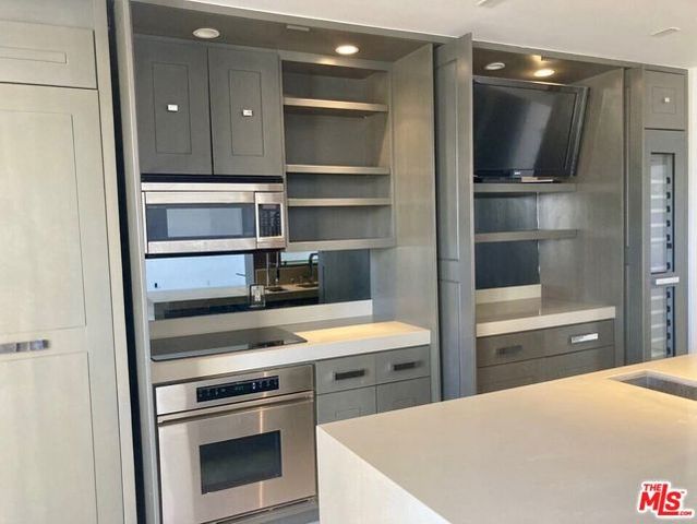 7250 Franklin Avenue 1207, Los Angeles, CA 90046