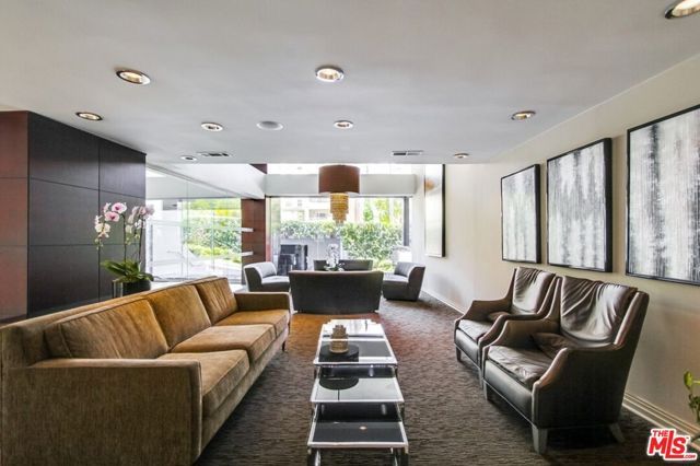 7250 Franklin Avenue 1207, Los Angeles, CA 90046