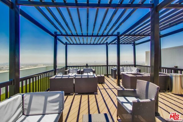 7250 Franklin Avenue 1207, Los Angeles, CA 90046