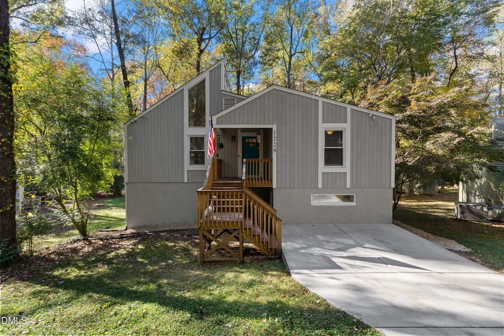 1229 Selwyn Lane, Cary, NC 27511