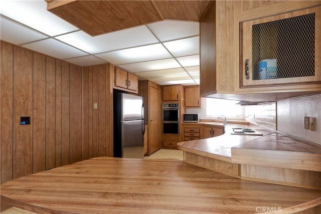 2528 Park LAKE 108, Santa Ana, CA 92705