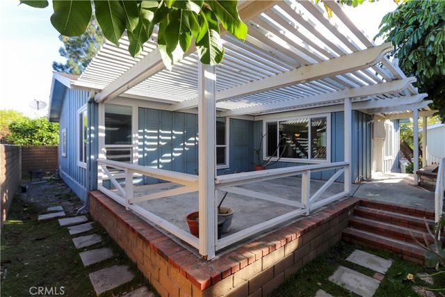 2528 Park LAKE 108, Santa Ana, CA 92705