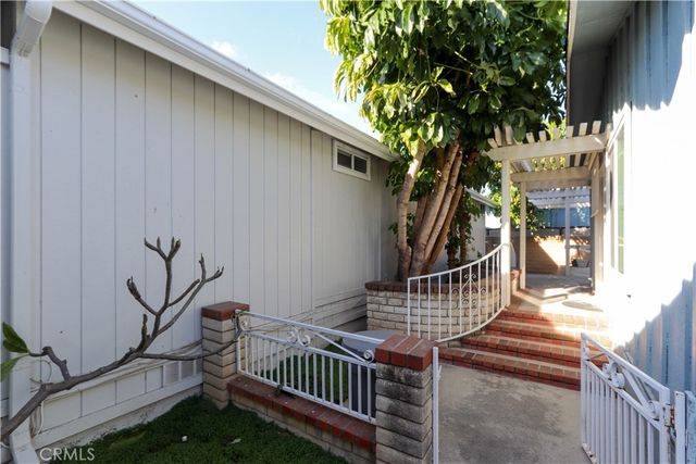 2528 Park LAKE 108, Santa Ana, CA 92705