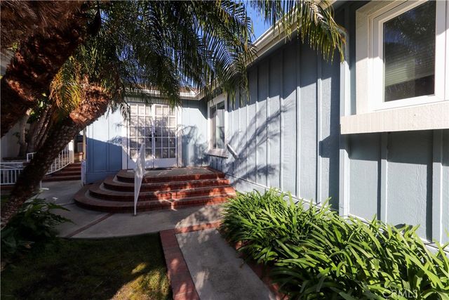 2528 Park LAKE 108, Santa Ana, CA 92705