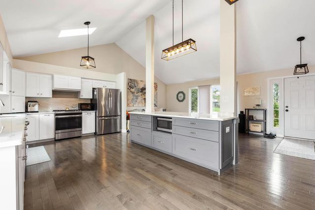 750 Bluestone Bay Drive, New Lenox, IL 60451
