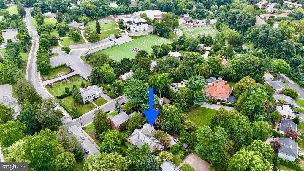 808 W LAKE AVE, Baltimore, MD 21210