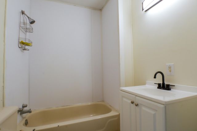 609 Dale St., Columbia, MS 39429