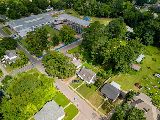 609 Dale St., Columbia, MS 39429