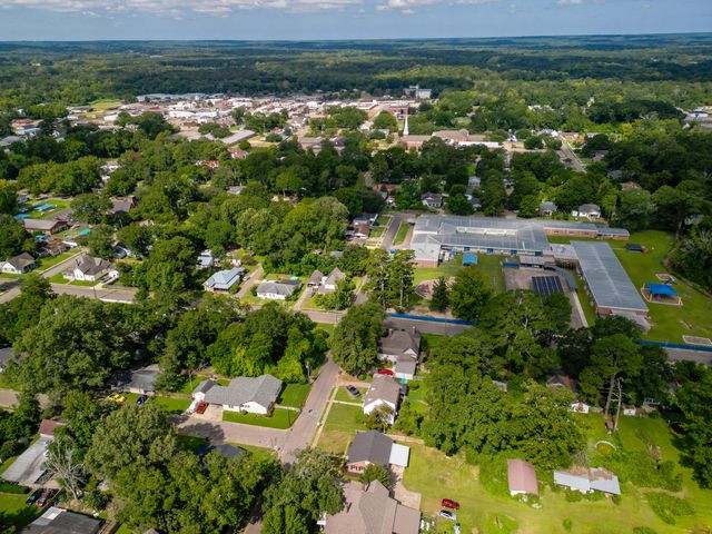 609 Dale St., Columbia, MS 39429