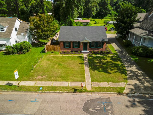 609 Dale St., Columbia, MS 39429