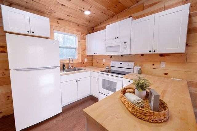 556 Poplar Springs Road, Walhalla, SC 29691