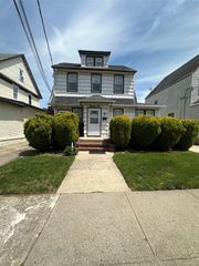 26 Starks Place, Lynbrook, NY 11563