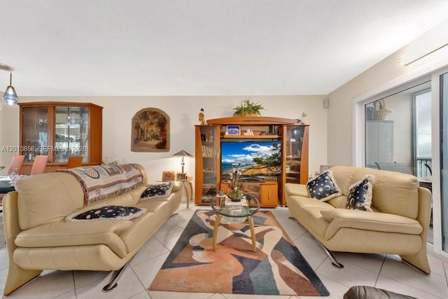 1101 SW 128th Ter 309C, Pembroke Pines, FL 33027
