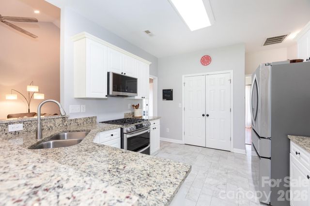 12015 Hampton Place Drive, Charlotte, NC 28269