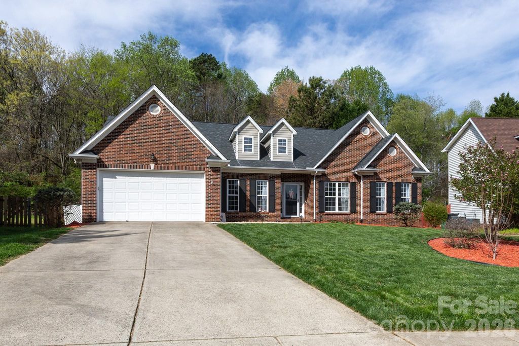 12015 Hampton Place Drive, Charlotte, NC 28269