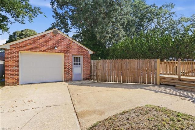 349 Bartell DR, Chesapeake, VA 23322
