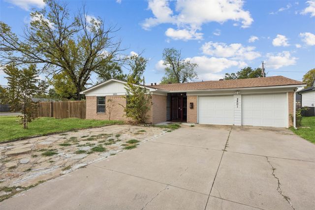2801 Clearbrook Drive, Irving, TX 75062