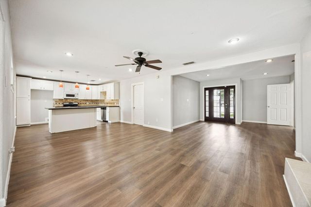 2801 Clearbrook Drive, Irving, TX 75062