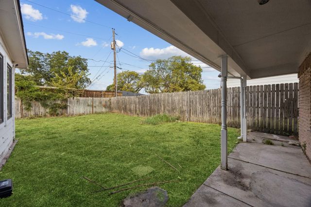 2801 Clearbrook Drive, Irving, TX 75062