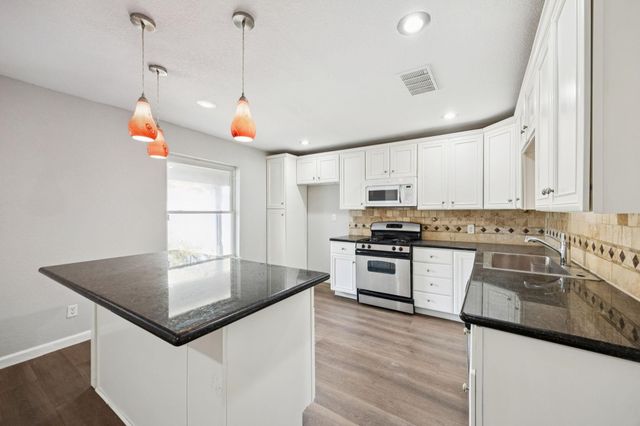 2801 Clearbrook Drive, Irving, TX 75062