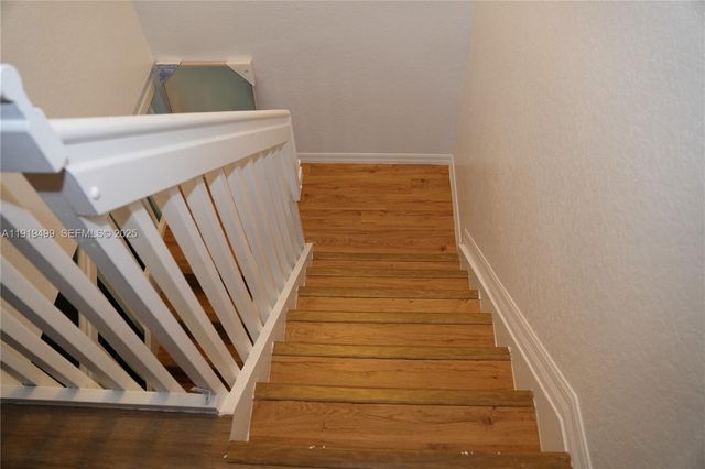 159 Hidden Ct Rd, Hollywood, FL 33023