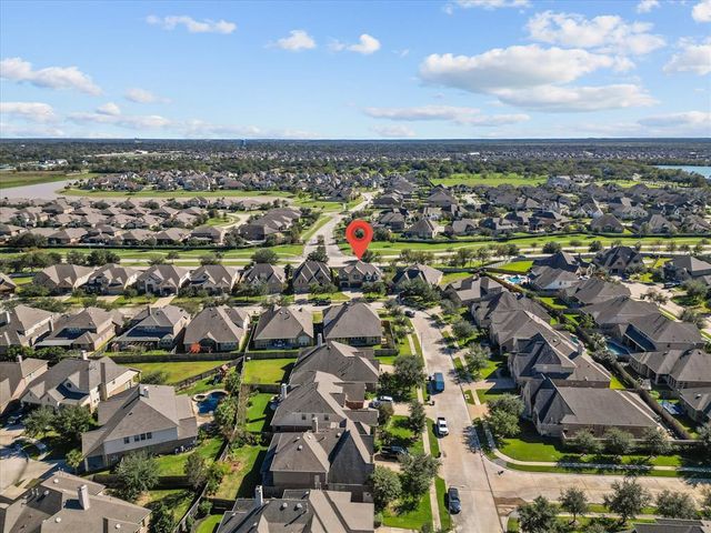913 Ember Hills Lane, Friendswood, TX 77546