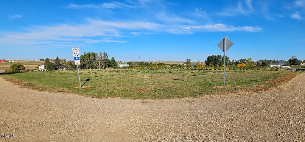On Country Lane, Mandan, ND 58554 photo 3