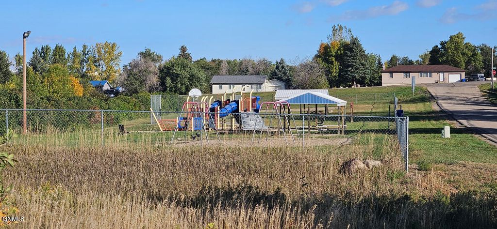 On Country Lane, Mandan, ND 58554 photo 9