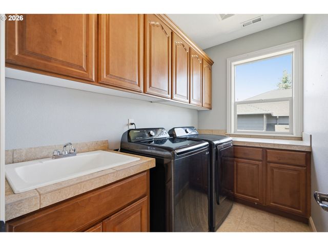 1621 S PHOEBE Dr, Ridgefield, WA 98642