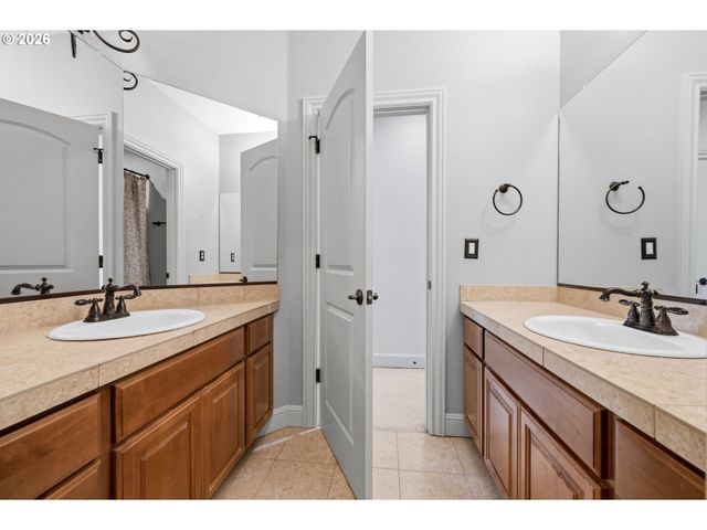 1621 S PHOEBE Dr, Ridgefield, WA 98642