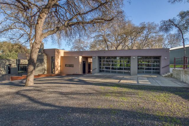 12100 Horseshoe Rd, Oakdale, CA 95361