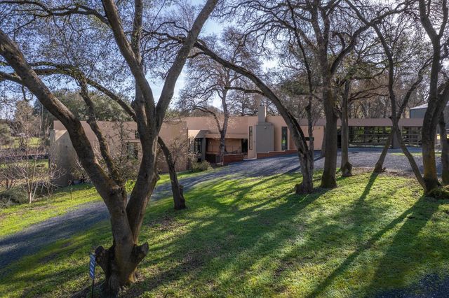 12100 Horseshoe Rd, Oakdale, CA 95361