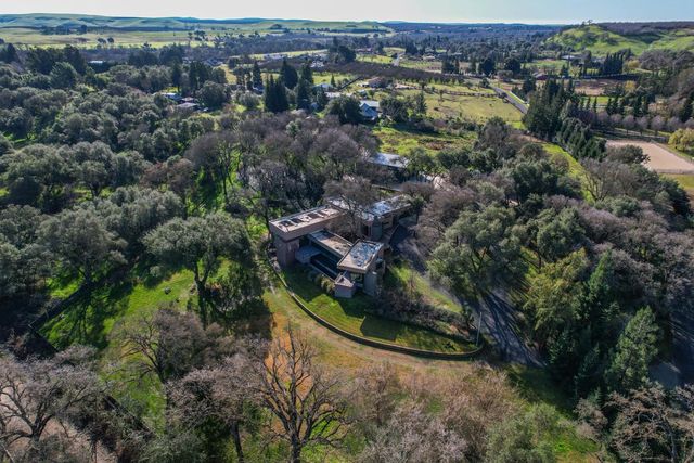 12100 Horseshoe Rd, Oakdale, CA 95361