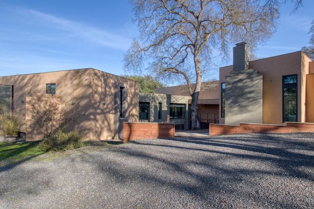 12100 Horseshoe Rd, Oakdale, CA 95361