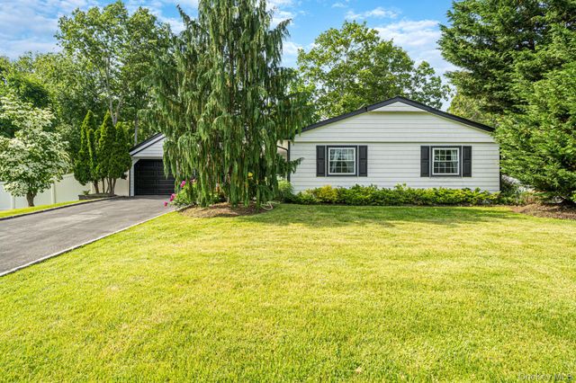 11 Gallatin Drive, Dix Hills, NY 11746