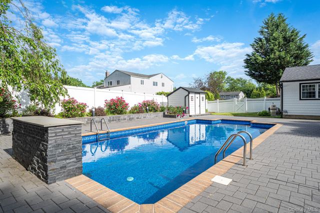 11 Gallatin Drive, Dix Hills, NY 11746