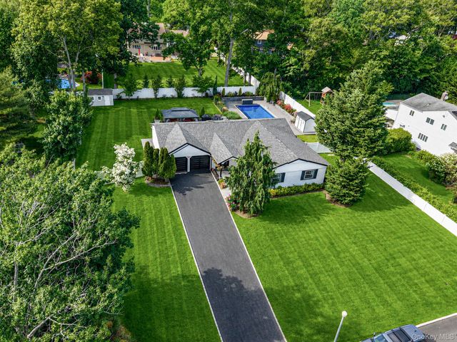 11 Gallatin Drive, Dix Hills, NY 11746