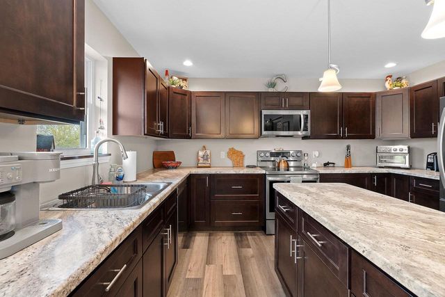 1138 W THORN CREEK DRIVE, Hilbert, WI 54129