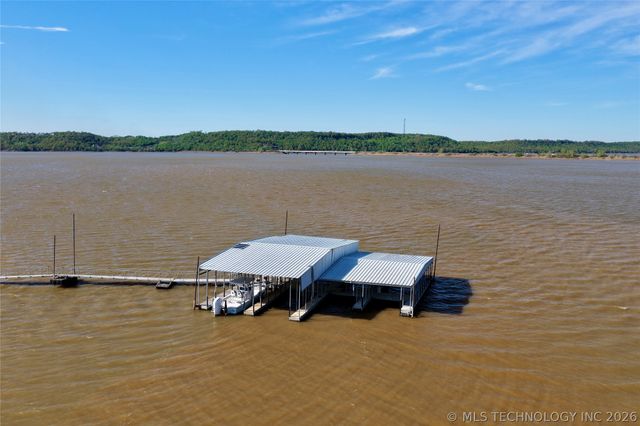 25 E Shoreline Drive, Eufaula, OK 74432
