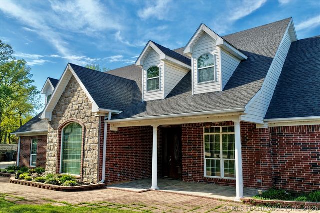 25 E Shoreline Drive, Eufaula, OK 74432