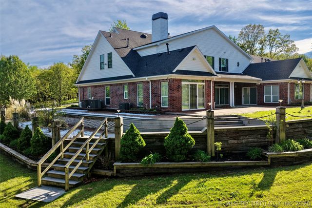 25 E Shoreline Drive, Eufaula, OK 74432