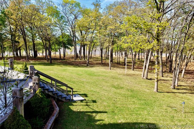 25 E Shoreline Drive, Eufaula, OK 74432